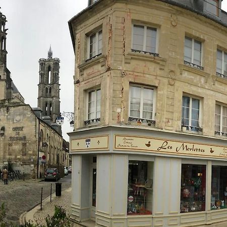 Suite De Charme Au Pied De La Cathedrale Laon Luaran gambar