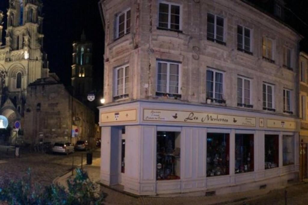 Suite De Charme Au Pied De La Cathedrale Laon Luaran gambar