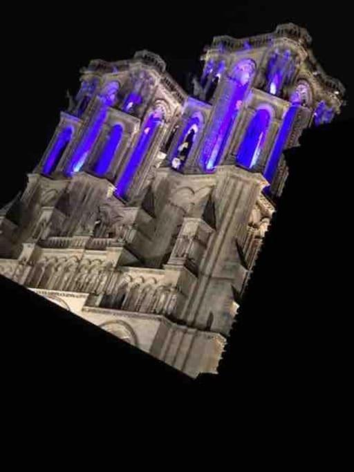 Suite De Charme Au Pied De La Cathedrale Laon Luaran gambar